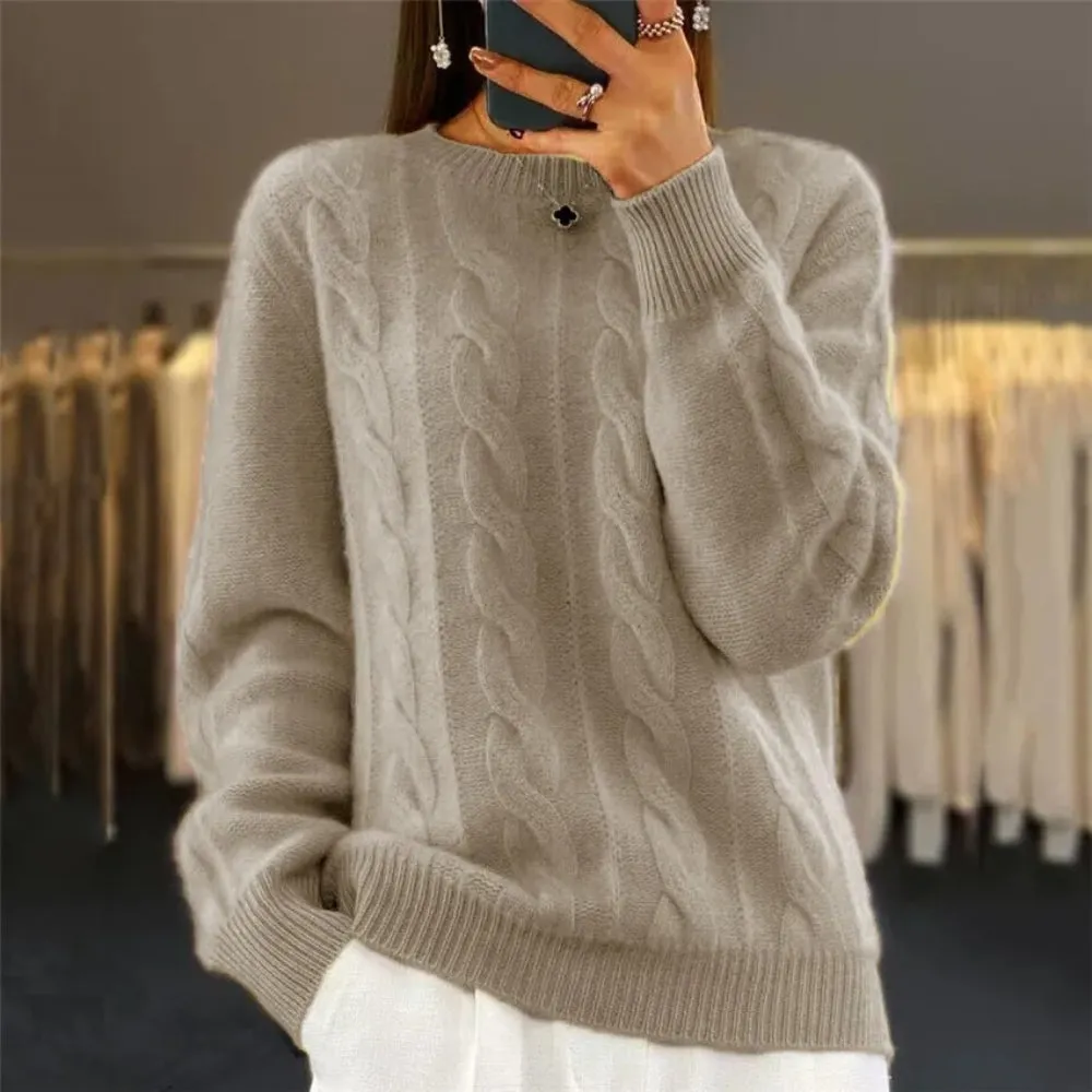 Rowy™ | Soft knitted sweater with cable pattern