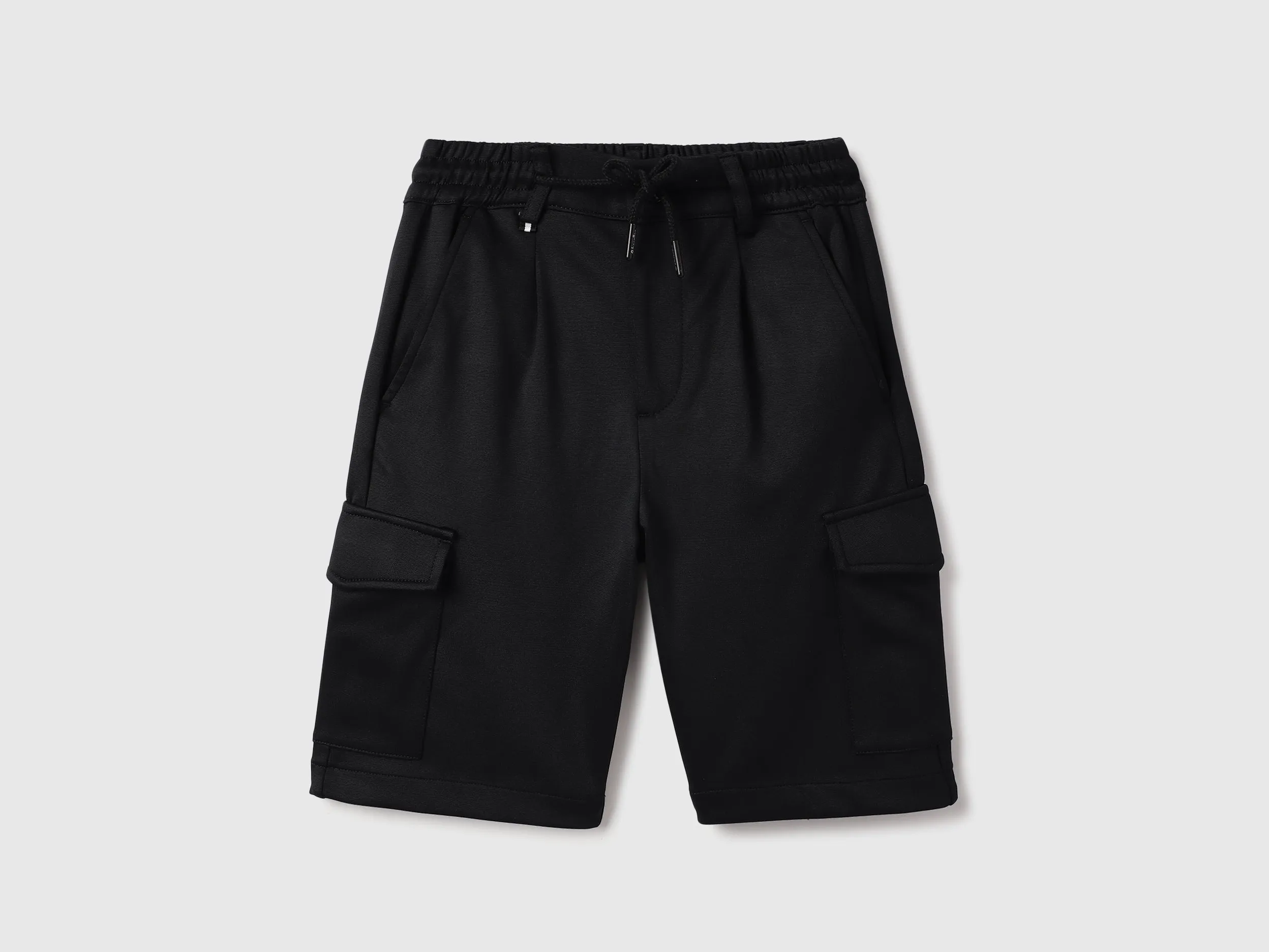 Solid Regular Fit Cargos Shorts