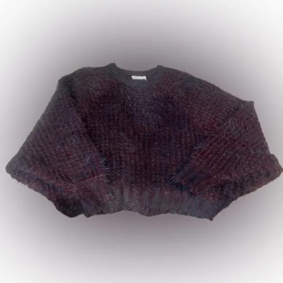 Urban Outfitters Women's Grey and Burgundy Sweater Small/Petite