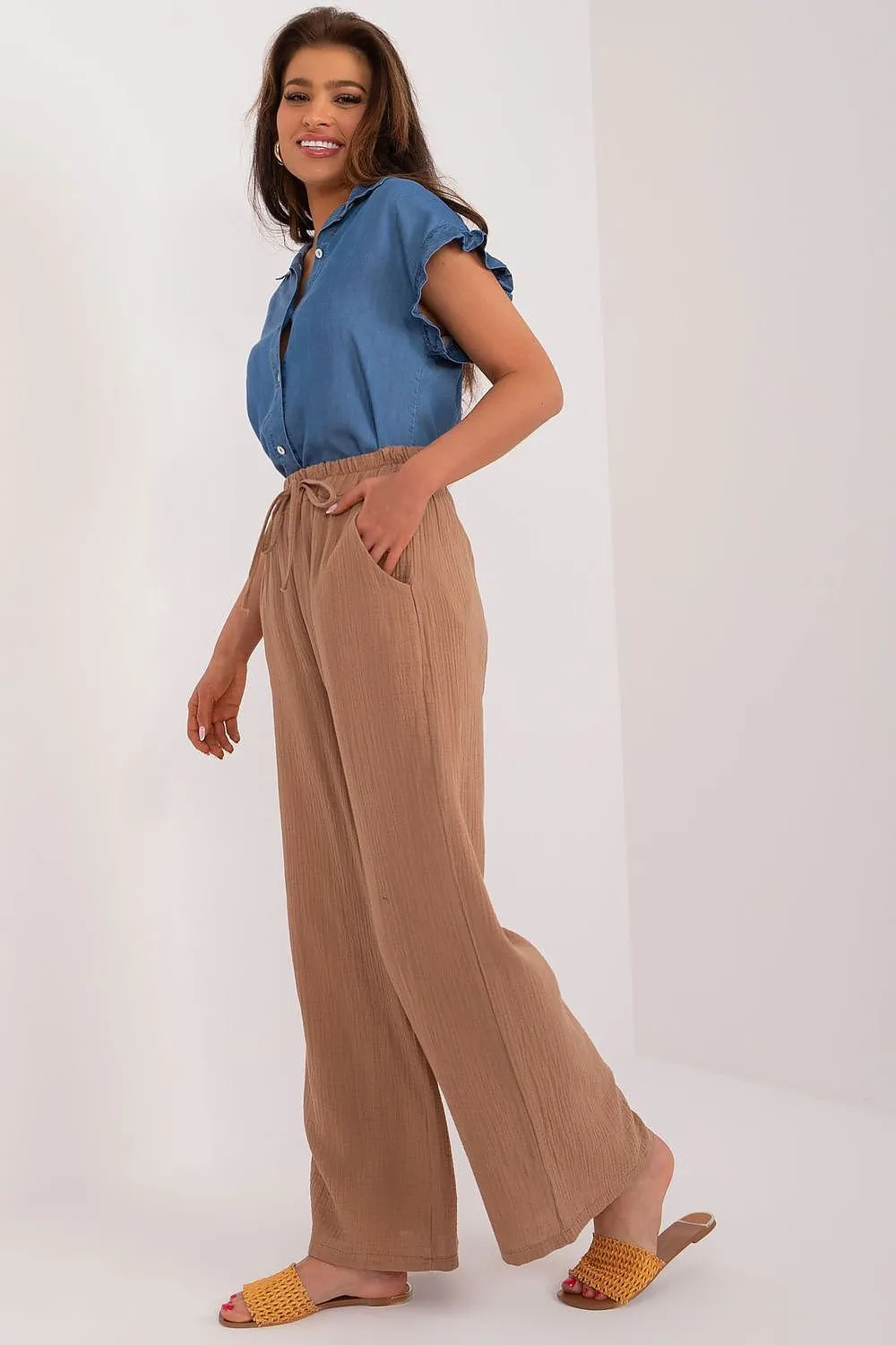 Women high rise straight leg pants