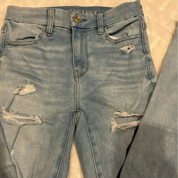 Women's/Teens American Eagle Ripped Jeans - Size 2