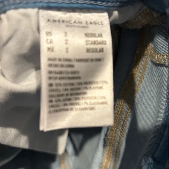 Women's/Teens American Eagle Ripped Jeans - Size 2