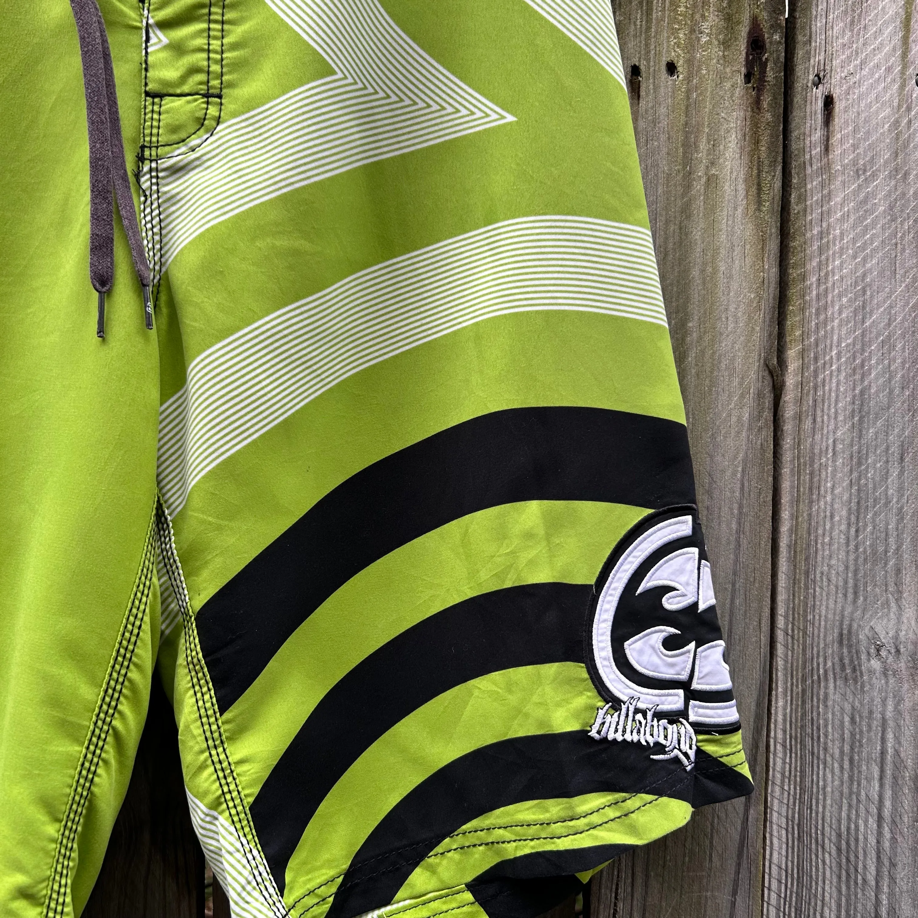 Y2K Billabong boardshorts W32’