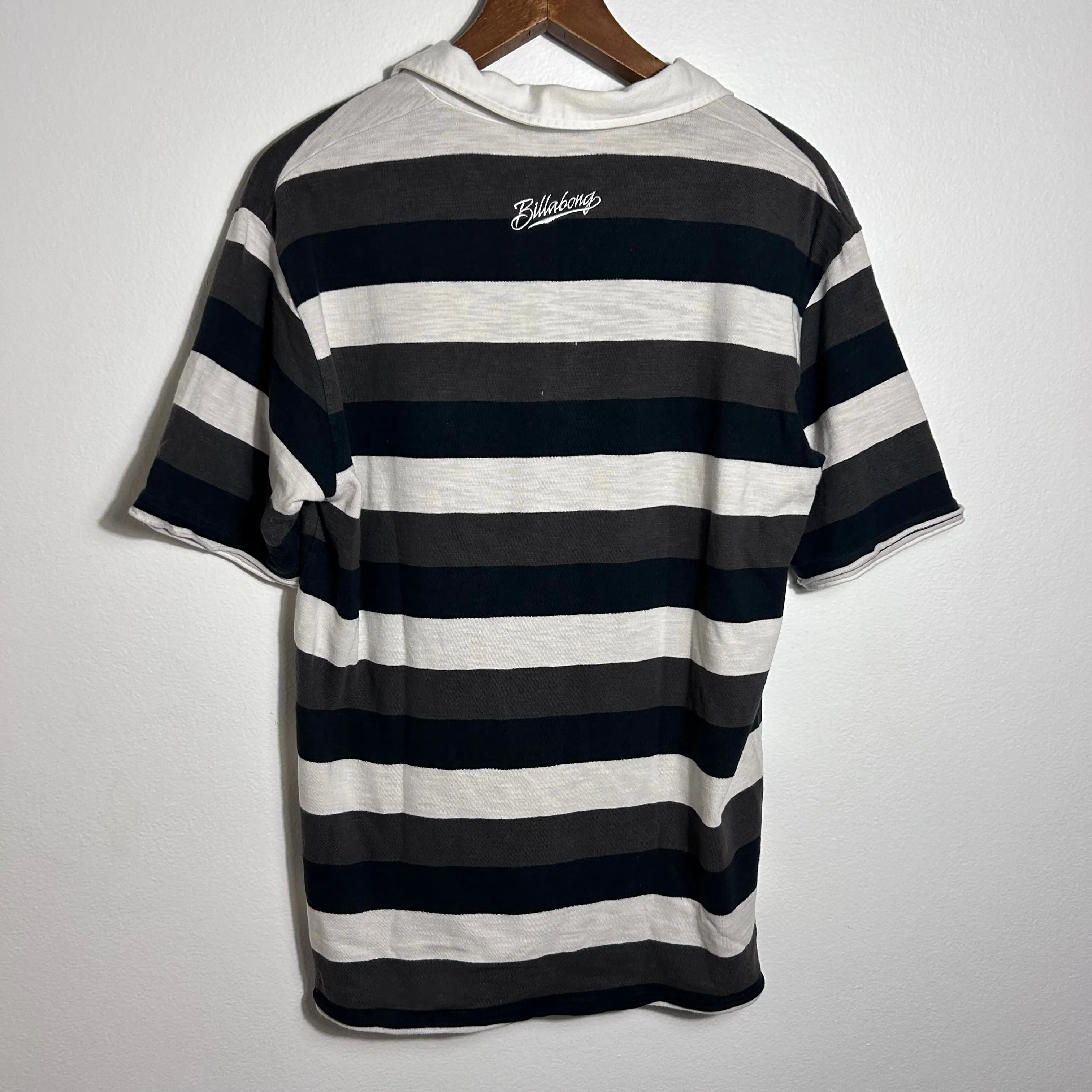 Y2K Billabong spellout polo