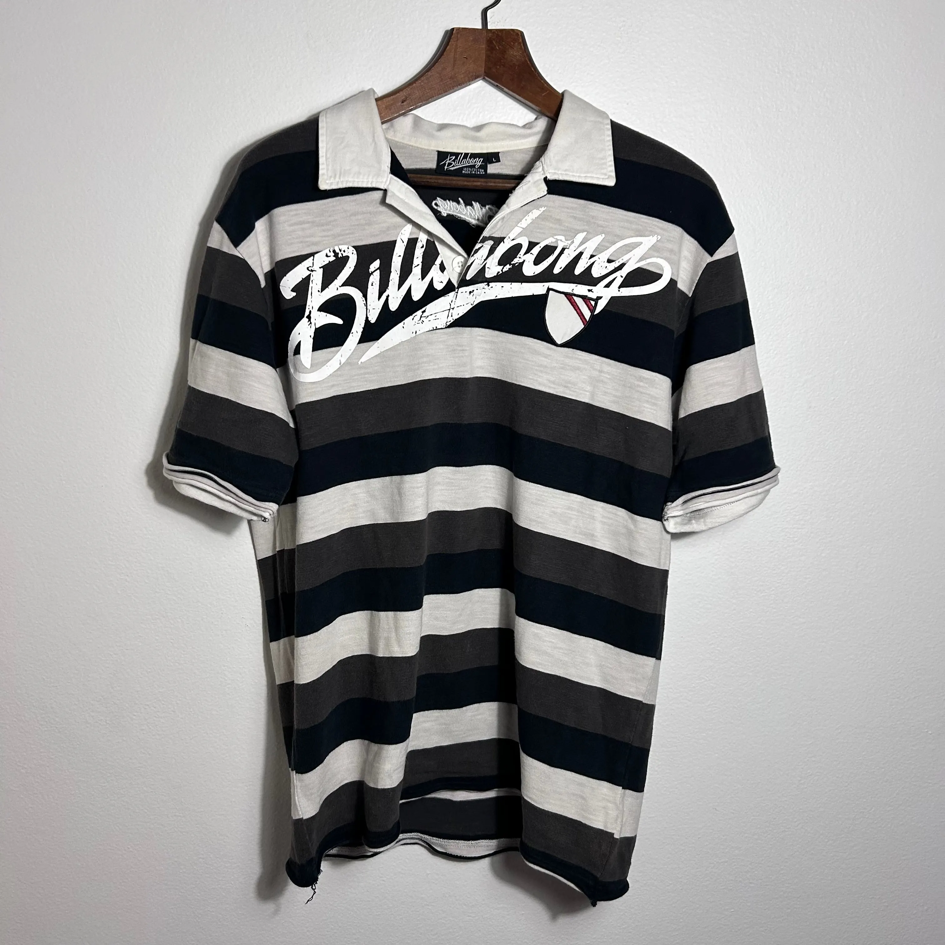 Y2K Billabong spellout polo