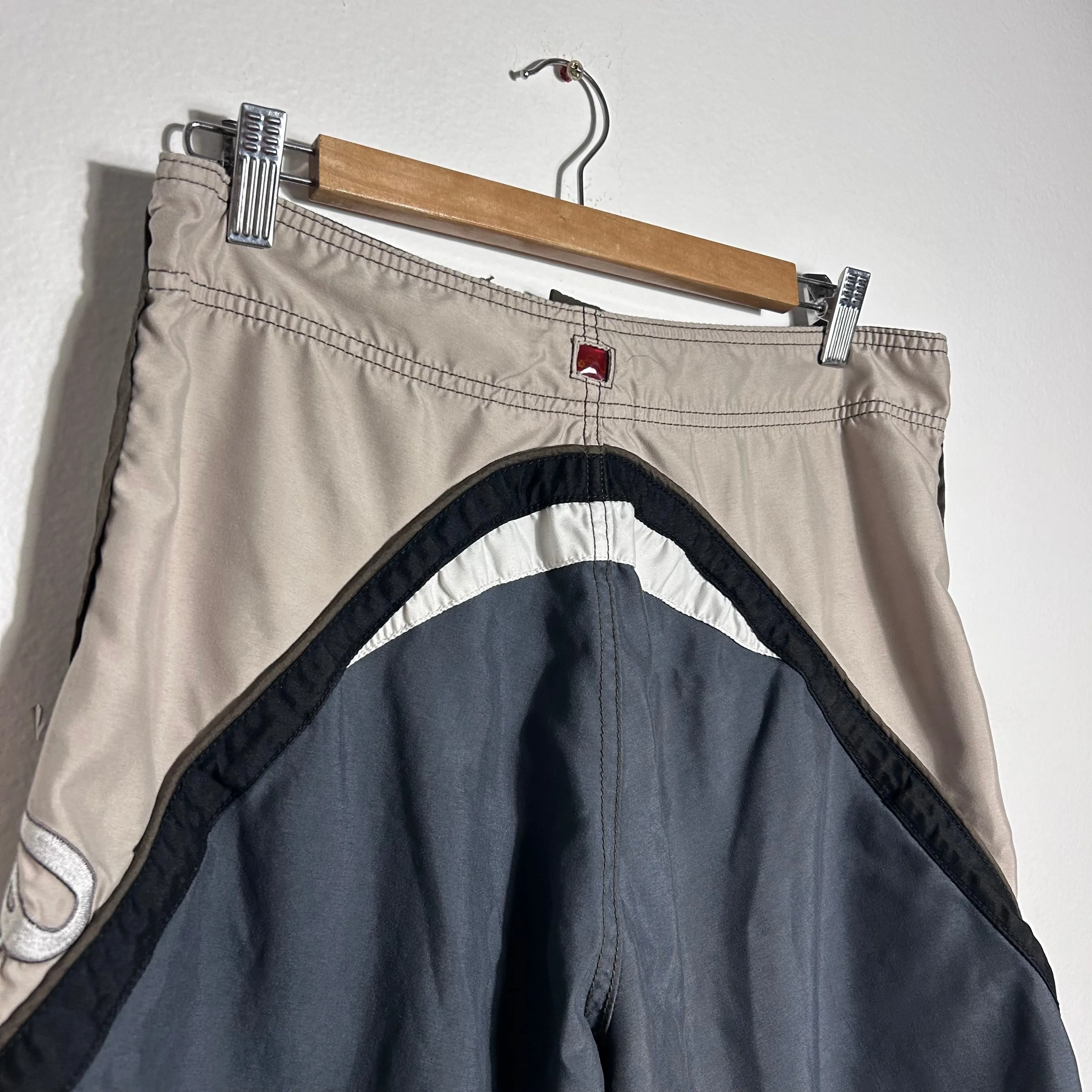 Y2K wild wave boardshorts W32’