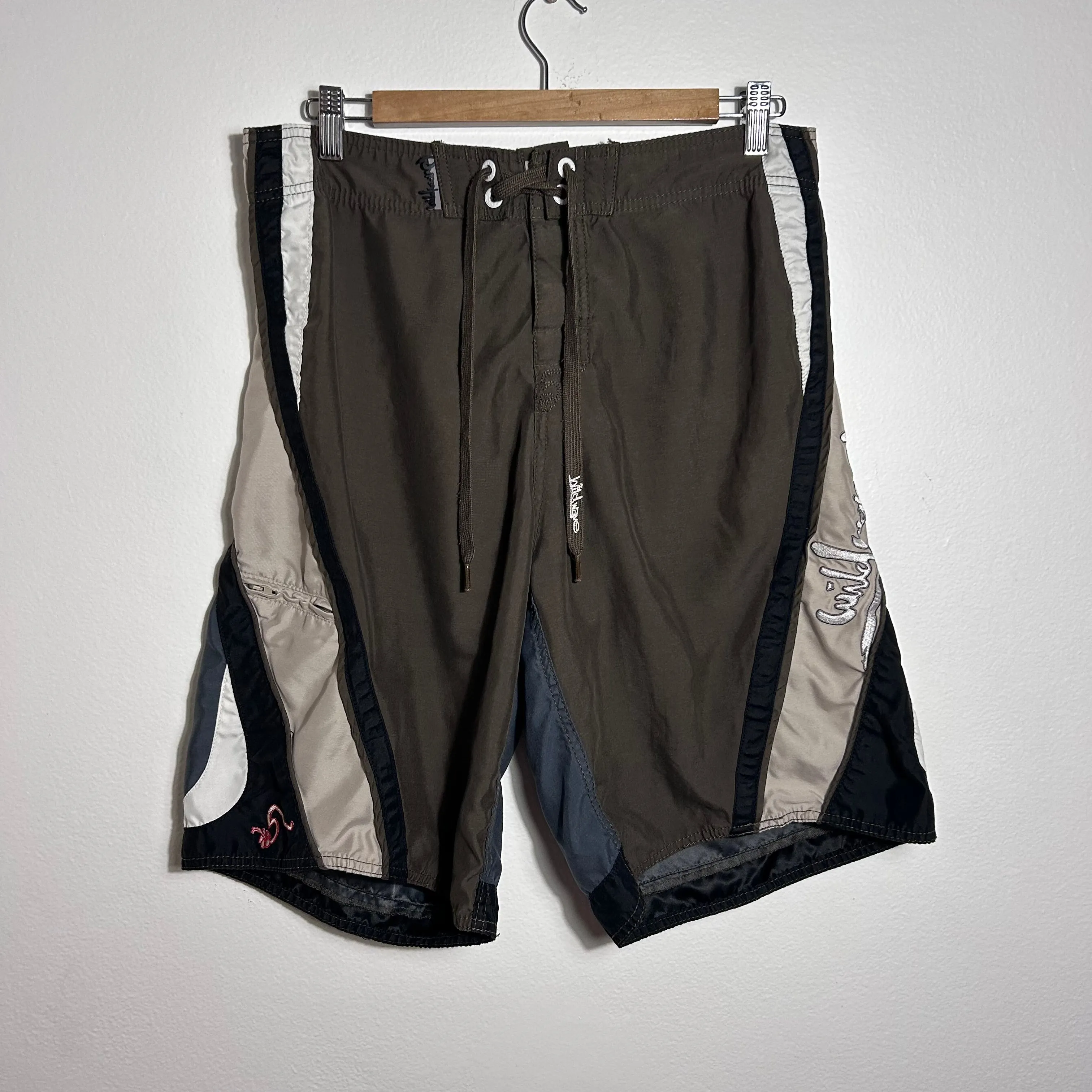 Y2K wild wave boardshorts W32’