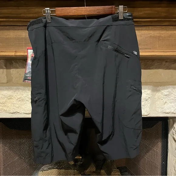 Zoic Naveah Women’s Biking Cycling Shorts 11” Inseam NWT